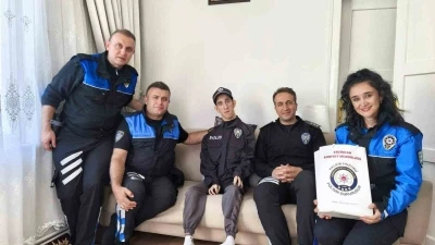 Samet’in polis üniforması giyme hayali gerçek oldu
