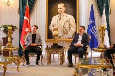 Şampiyon hentbolculardan Başkan Vekili Biba&rsquo;ya ziyaret
