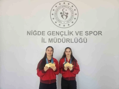 Şampiyon kardeşler Niğde’ye madalyalarla döndü
