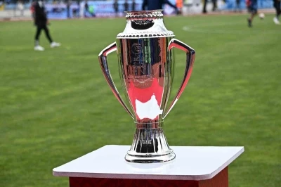 Şampiyon K&uuml;tahyaspor, kupasına kavuştu
