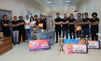 Şampiyon öğrencilerin yeni hedefi: &quot;Uzaya çıkmak&quot;
