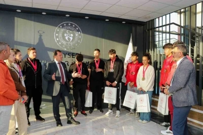 Şampiyon Paten takımından ziyaret
