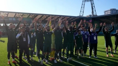 Şampiyon ve k&uuml;me d&uuml;şenler belli oldu! S&uuml;per Lig bileti i&ccedil;in avantajı kaptılar