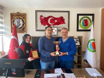 Şampiyona kupası verildi
