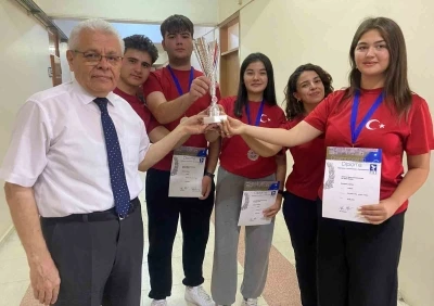 Şampiyonlar Alaşehir’de alkışlarla karşılandı
