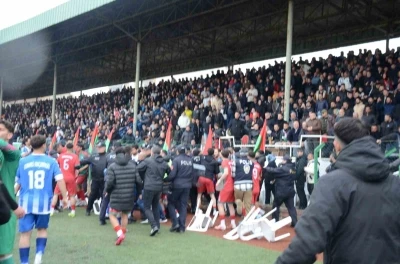 Şampiyonluk ma&ccedil;ının sonunda gerginlik yaşandı
