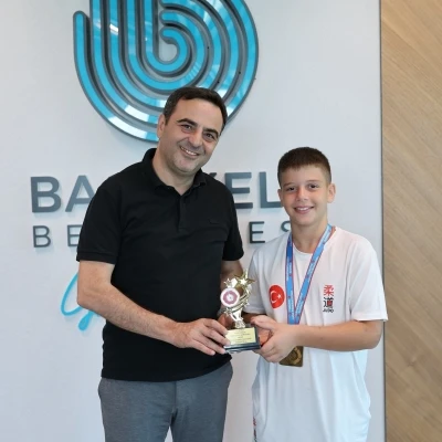 Şampiyonluk sevincini Başkan &Ouml;zl&uuml; ile paylaştı
