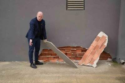 Samsun&rsquo;da apartmanlarda derin &ccedil;atlaklar: Bina sakinleri tedirgin
