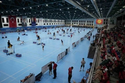 Samsun&rsquo;da badminton heyecanı: 36 kul&uuml;p aynı sahnede
