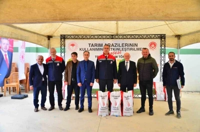 Samsun&rsquo;da &ccedil;ift&ccedil;ilere sorgum sudan tohumu dağıtıldı
