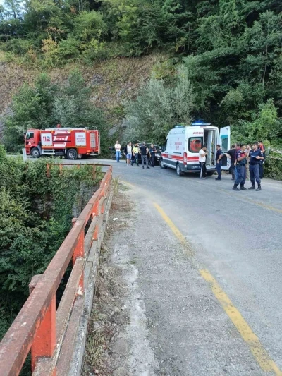 Samsun’da çocuğun kullandığı otomobil köprüden uçtu: 1 ölü, 3 yaralı
