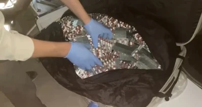 Samsun’da depodaki valizde 20 bin sentetik ecza ele geçirildi

