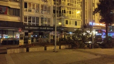 Samsun&rsquo;da fırtına ağa&ccedil; devirdi
