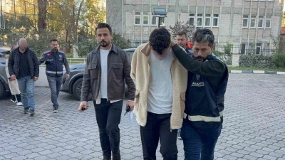 Samsun’da genç kızın 4’üncü kattan atlayıp ölmesiyle ilgili 4 kişi adliyeye sevk edildi
