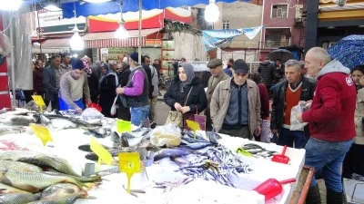 Samsun’da hamsi ve istavrit 75 TL
