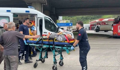 Samsun&rsquo;da iki otomobil &ccedil;arpıştı: 2 yaralı
