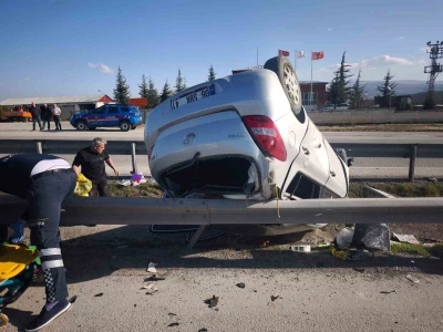 Samsun&rsquo;da iki otomobil &ccedil;arpıştı: 3 yaralı
