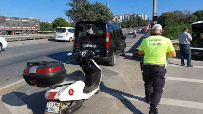 Samsun’da motosiklet hafif ticari araca çarptı: 2 yaralı

