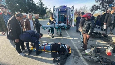 Samsun&rsquo;da motosiklet ile elektrikli scooter &ccedil;arpıştı: 2 yaralı
