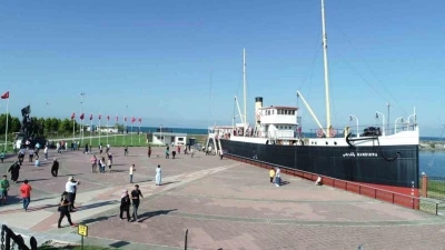 Samsun&rsquo;da m&uuml;zeleri yarım milyondan fazla kişi gezdi
