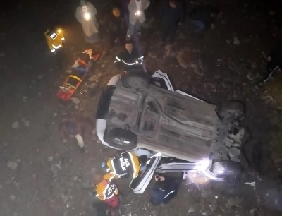 Samsun&rsquo;da otomobil k&ouml;pr&uuml;den dere yatağına u&ccedil;tu: 2 yaralı
