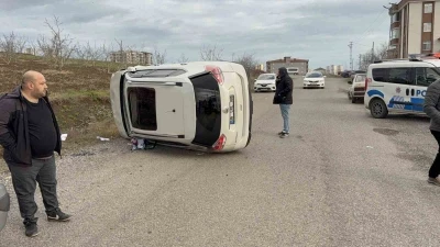 Samsun&rsquo;da otomobil takla attı: 3 yaralı
