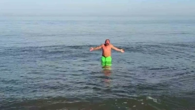 Samsun’da pastırma sıcakları vatandaşı denize çekti
