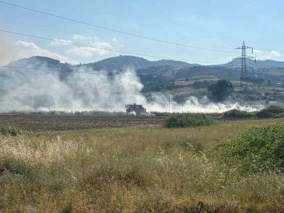 Samsun&rsquo;da samanlık alanda &ccedil;ıkan yangın s&ouml;nd&uuml;r&uuml;ld&uuml;
