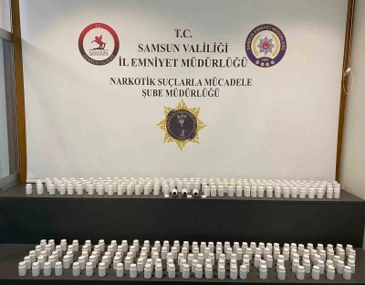 Samsun’da şüpheli araçta 16 bin 555 adet sentetik ecza ele geçirildi: 1 gözaltı
