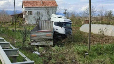 Samsun&rsquo;da tır tarlaya u&ccedil;tu: 1 yaralı
