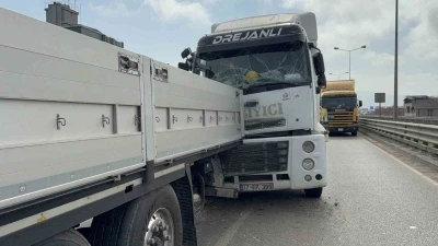 Samsun&rsquo;da tır tıra arkadan &ccedil;arptı
