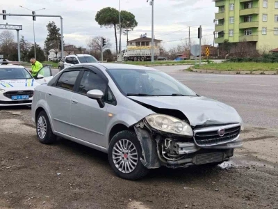 Samsun&rsquo;da trafik kazası: 2 ara&ccedil;ta maddi hasar oluştu

