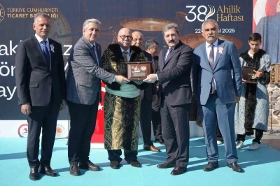 Samsun’da yılın ahisi 55 yılık demir döküm ustası oldu
