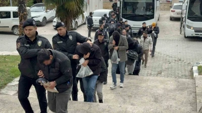 Samsun merkezli 19 ilde m&uuml;stehcenlik operasyonunda 20 kişi adliyeye sevk edildi

