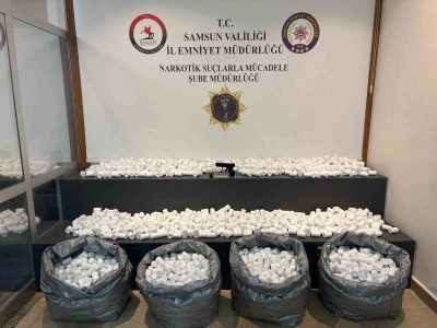 Samsun polisi dijital takiple 171 bin 824 adet sentetik ecza ele geçirdi: 5 gözaltı
