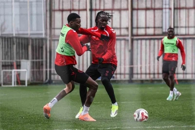 Samsunspor, Antalya&rsquo;ya 3 puan parolasıyla gidiyor
