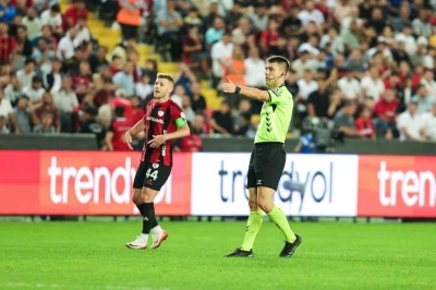 Samsunspor’dan hakem kararlarına tepki: &quot;Emekler heba edildi&quot;
