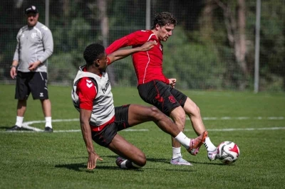 Samsunspor, Fenerbah&ccedil;e deplasmanında puan peşinde

