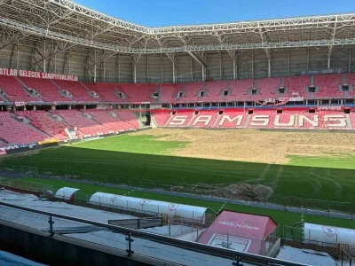 Samsunspor&rsquo;un stadının zeminine ısıtma ve soğutma tesisatı d&ouml;şeniyor
