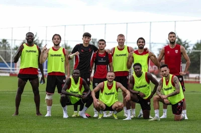 Samsunspor, yeni sezon hazırlıklarını s&uuml;rd&uuml;rd&uuml;
