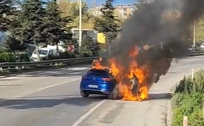 Samsunsporlu Musaba’nın otomobili alev alev yandı, futbolcu yara almadan kurtuldu
