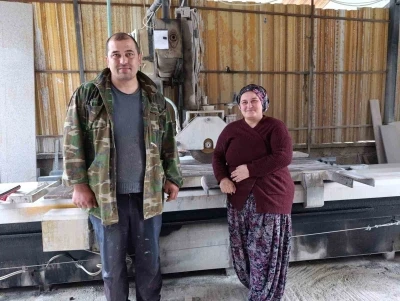 Sanal alemde başlayan aşk, mermer at&ouml;lyesinde omuz omuza hayat m&uuml;cadelesine d&ouml;n&uuml;şt&uuml;

