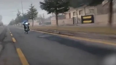 Sanal devriyeye takılan motosiklet s&uuml;r&uuml;c&uuml;s&uuml;n&uuml;n ehliyeti iptal edildi
