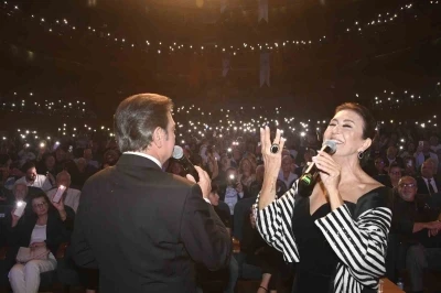 Sanat Güneşi Zeki Müren Osmangazi’de en sevilen şarkılarıyla anıldı
