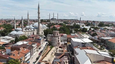 Sanat tarih&ccedil;isi Prof. Dr. Beksa&ccedil;: "Makedonya Kulesi hak ettiği bilgiye layık olması gereken bir yapı"
