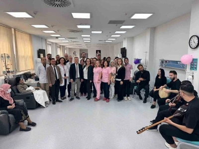 Sanatla Umuda Dokunuş etkinliği hastalara moral oldu
