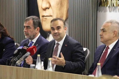 Sanayi ve Teknoloji Bakanı Kacır: &quot;Daha fazla üretmek zorundayız&quot;
