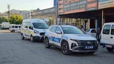 Sanayide çalışan kalfa kazara çırağı vurdu
