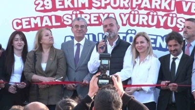 Sancaktepe&rsquo;de 29 Ekim Spor Parkı ve Cemal S&uuml;reya Y&uuml;r&uuml;y&uuml;ş Yolu a&ccedil;ıldı
