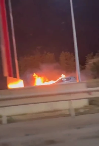 Sancaktepe&rsquo;de otomobil alev alev yandı
